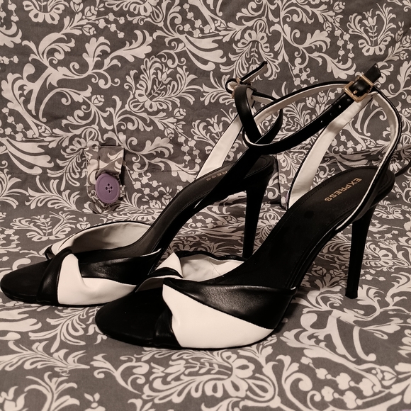 Express black and white heels - Picture 6 of 6